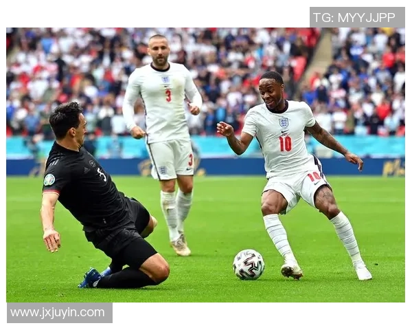 足球将胡的崛起与挑战解析未来赛场的明星之路与发展机遇